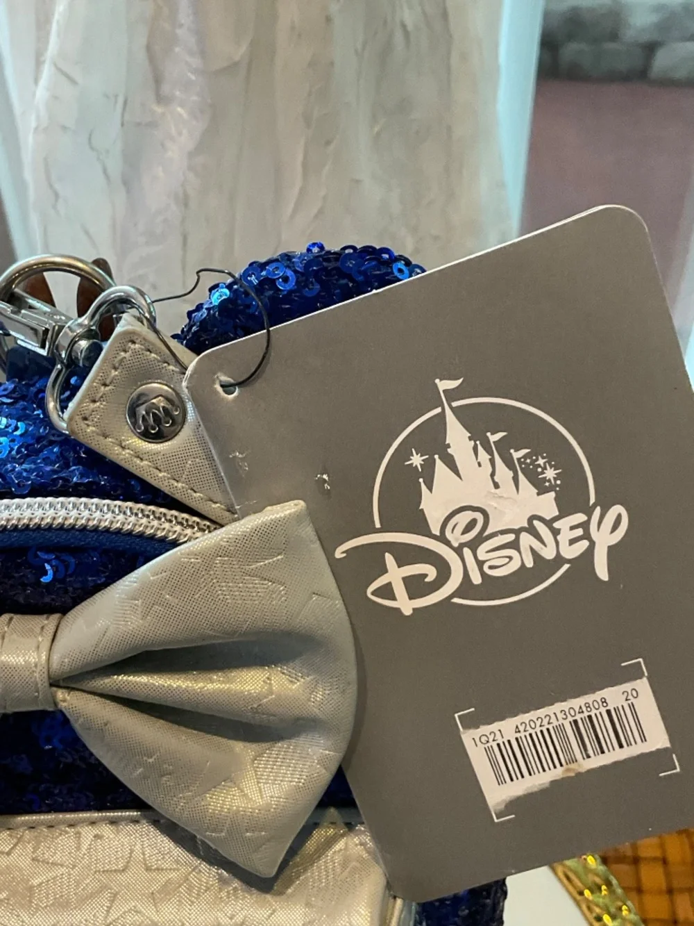 Loungefly Disney Minnie Mouse Sequined Wristlet NWT
